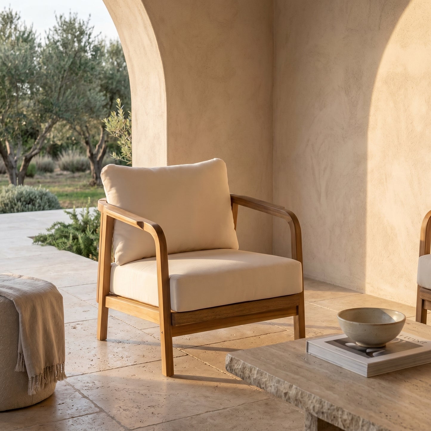Avino Outdoor Lounge Chair