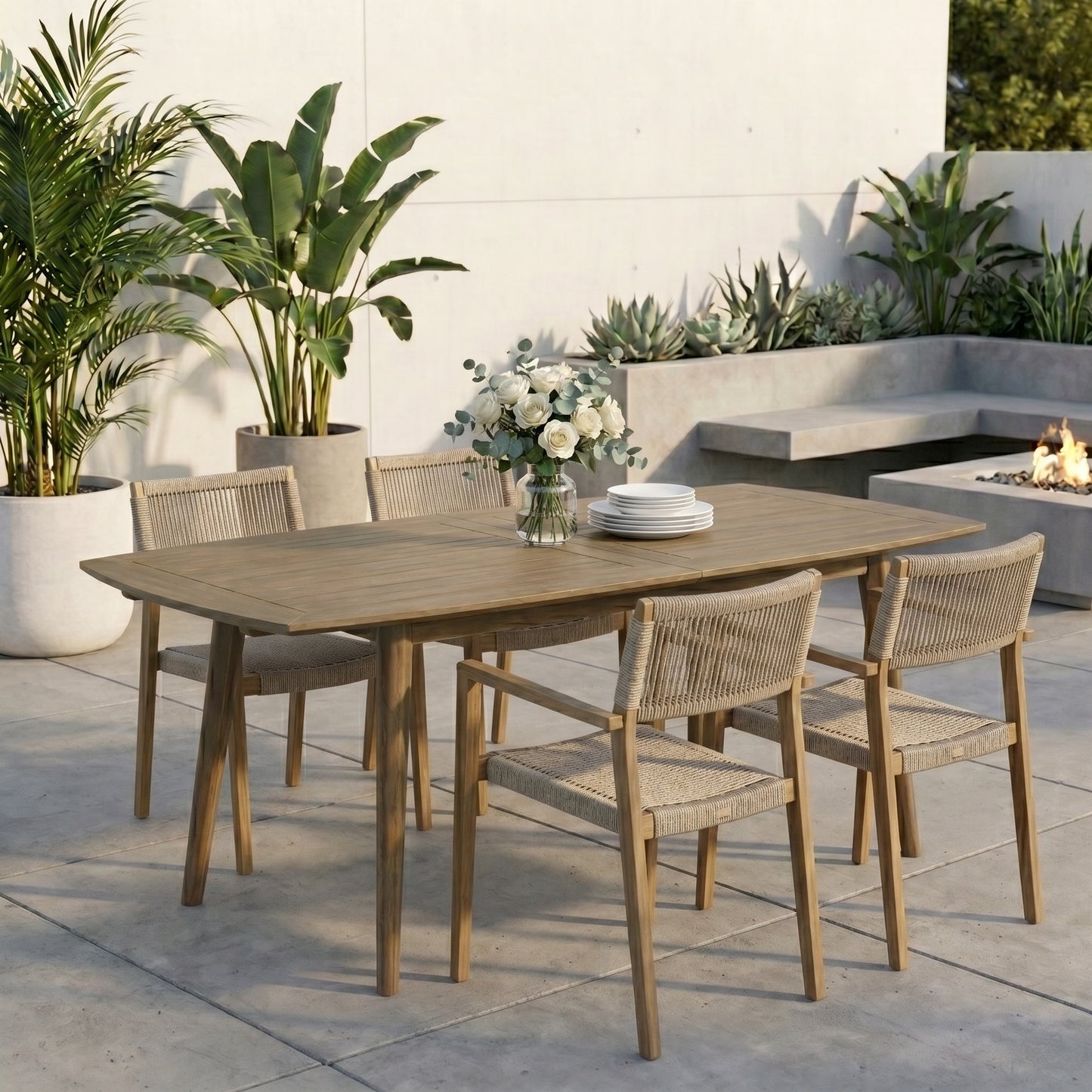 Elara Expandable Outdoor Dining Table
